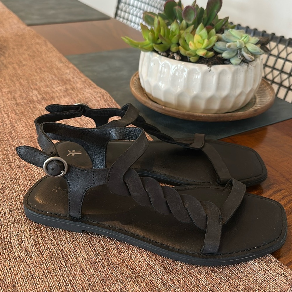 FRYE black Sydney braided sandals (US size 7) ✨ - Picture 2 of 5
